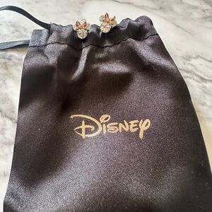 NWOT - Disney Minnie Mouse Earrings